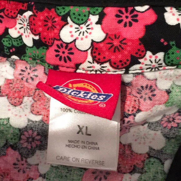 Scrub tops - Picture 7 of 7